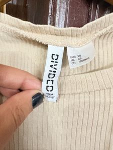 Casual Beige Ribbed T-Shirt