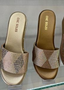 Chic Gold Flipflops(ask for size first)