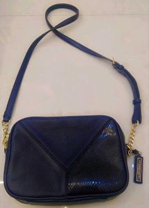 The Victoria Top Zip Crossbody Navy
