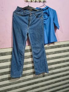 Denim Jeans + tokyo talkies top blue bust