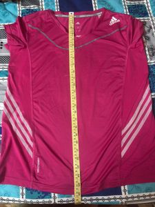 Adidas T-shirt