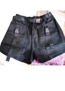 New Cargo shorts for women in Black