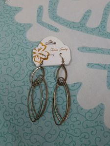 4 Earnings+ 1 Bracelet Combo Offer