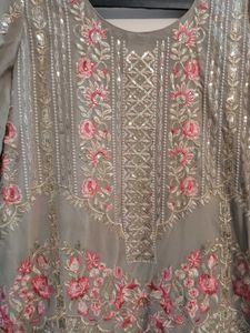 Beautiful Pakistani Kurta Set