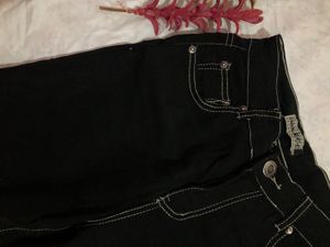 Black Thread Details Denim 🎀💖
