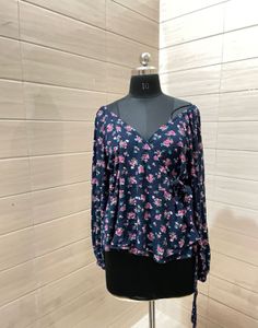 OLD NAVY Wrap up top Blue Floral Print Long Sleeve