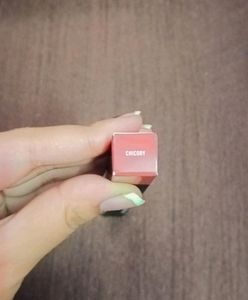M.A.C LIP PENCIL (CHICORY)