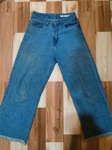 Wide Leg Frayed Hem Jeans