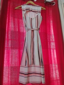 Sleeveless Dress With Waist Ribbon,Open Back &amp; Zip
