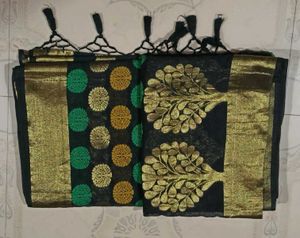 Elegant Green &amp; Gold Scarf