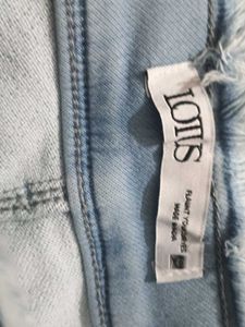 Frayed Hem Light Wash Flare Jeans