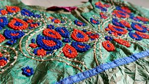 Kurta Kardana Work On Chest