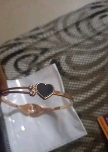 Elegant Rose gold Black Heart Designer Bracelet
