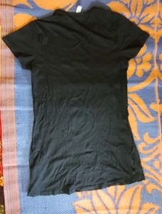 Black Graphic T-Shirt/ very soft material/for wome