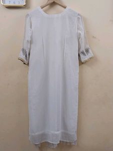 Elegant White Kurta with Embroidery