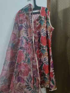 Beautiful Floral Kurta Set With Dupatta