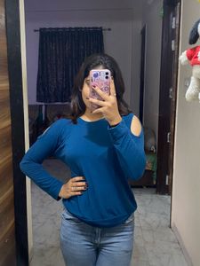 casual street style top
