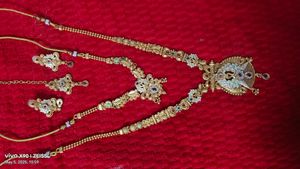 Stunning Gold Tone Jewelry Set