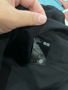 Uniqlo Sleeves Top. New