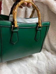 Authentic Gucci Elegant Green Handbag