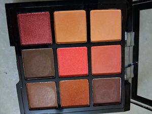 4 Eyeshadows For Just 1000