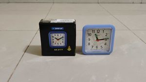 New Unused OREVA Table Clock
