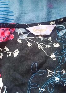 Floral Print V-neck Top