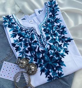 White  short kurti with thread