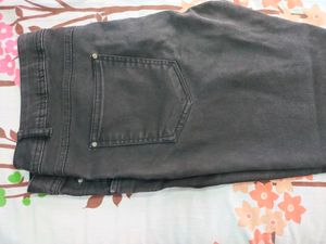 Black Denim Capri pant