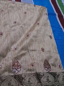 Elegant Embroidered Saree With Blouse Material
