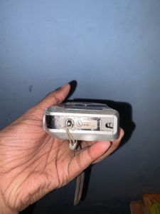 Sony Cybershot 7.2 MP vintage Digital Camera