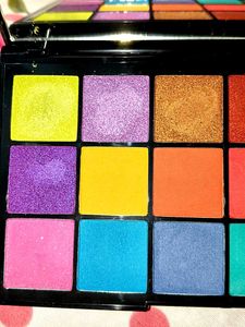 Makeup Revolution London Eyeshadow Palette