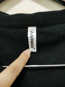 Black V-Neck Crop Top