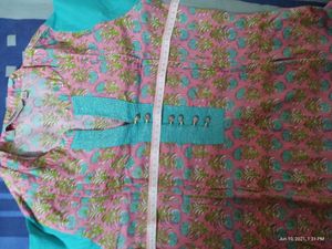 3 beautiful and elegant kurtas of in cash 300rupees
