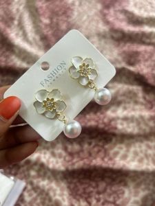 Pearl drop earrings🌙