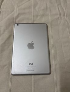Apple iPad Mini (Excellent Condition)