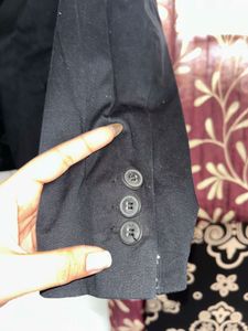 ZARA Black Tailored Blazer (Size XS)