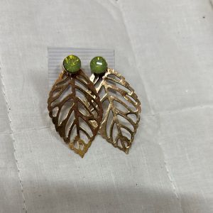 Chic Gold Leaf Dangle Earrings with Green Stud