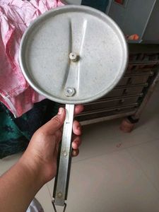 Bajaj Pressure Cooker In Fully Working Condition