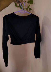 Black Full Sleeves Crop Top