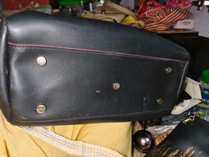 Beautiful Black Nd Pink Colour Bag
