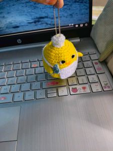 crochet chicken chef keychain
