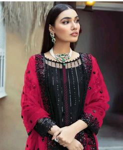Elegant black Rani Pakistani set