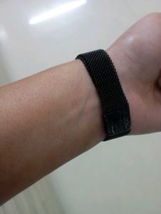 Stylish Black Hand Magnet Watch