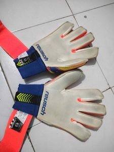 Football gloves Reusch Serathor  G2 OT