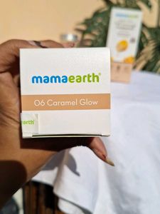 Mamaearth Hydra-Glow Full Coverage Foundation Comb