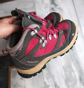 QUECHA Waterproof Trekking Boots