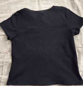 Ribbed Black Tee
