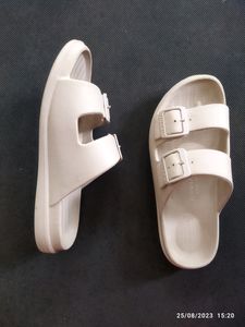 Winter Flipflops From Luofu