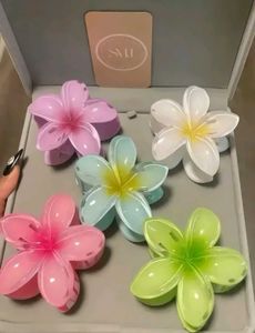 Flower Hair Claw Clips